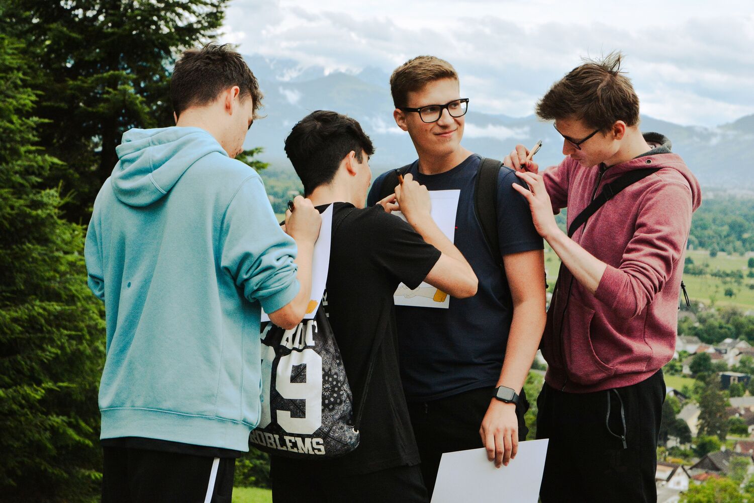 Lehrlingswallfahrt 2021 / Junge Kirche Vorarlberg/Corinna Peter 80 Lehrlinge mit Bischof Benno Elbs und der Jungen Kirche Vorarlberg auf Wallfahrt.